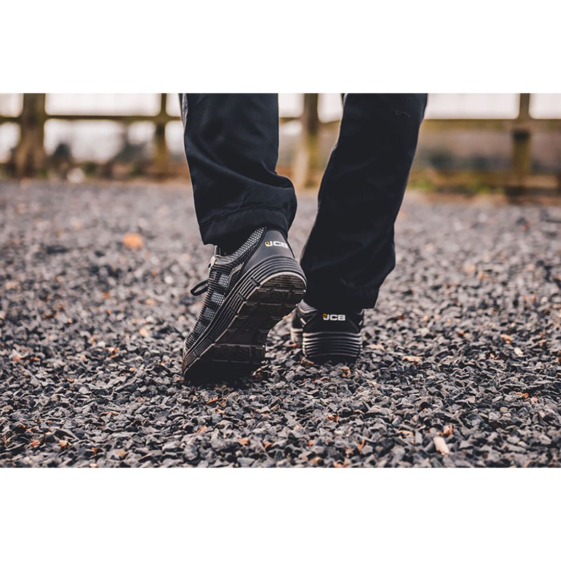 JCB CAGELOW BLACK TRAINER