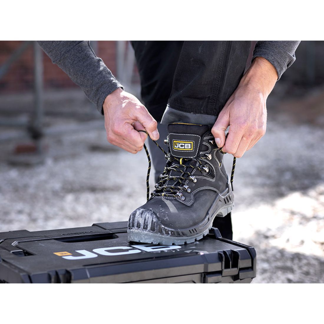 JCB BACKHOE BLACK BOOT S3 HRO SRC