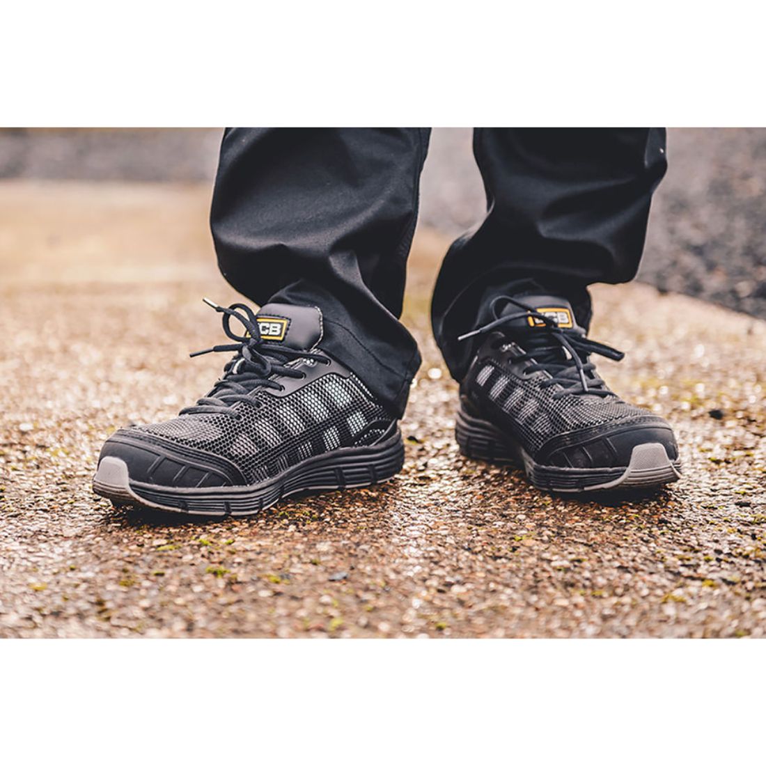 JCB CAGELOW BLACK TRAINER